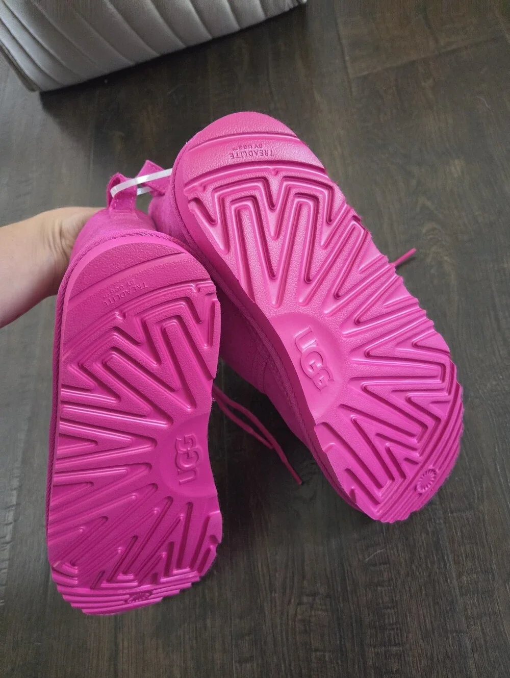 UGG Neumel Hot Pink Suede Boots Youth 6 / Women’s 8 New Without Box